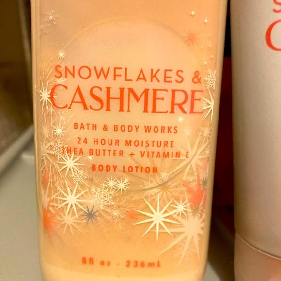 3 PC Snowflakes & Cashmere Set All Full Size Bath and Body Works - Picture 5 of 7